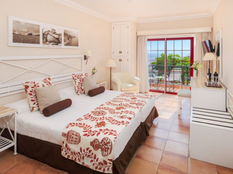 Jardin_Tecina_Hotel_Bedroom.jpg