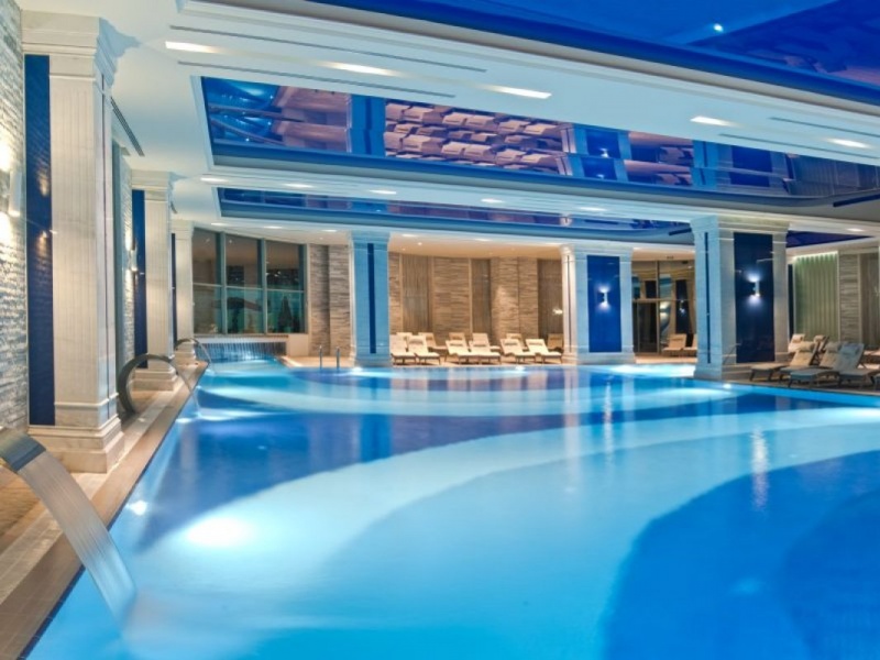 Sueno Deluxe Indoor Pool