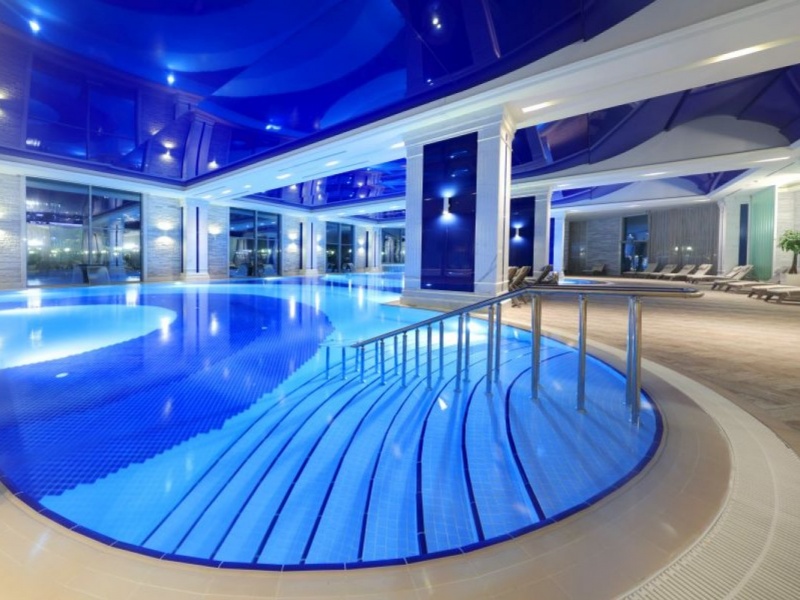 Sueno Deluxe Main Indoor Pool